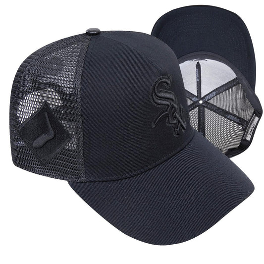 CHICAGO WHITE SOX BLACK OUT CLASSIC PINCH FRONT TRUCKER